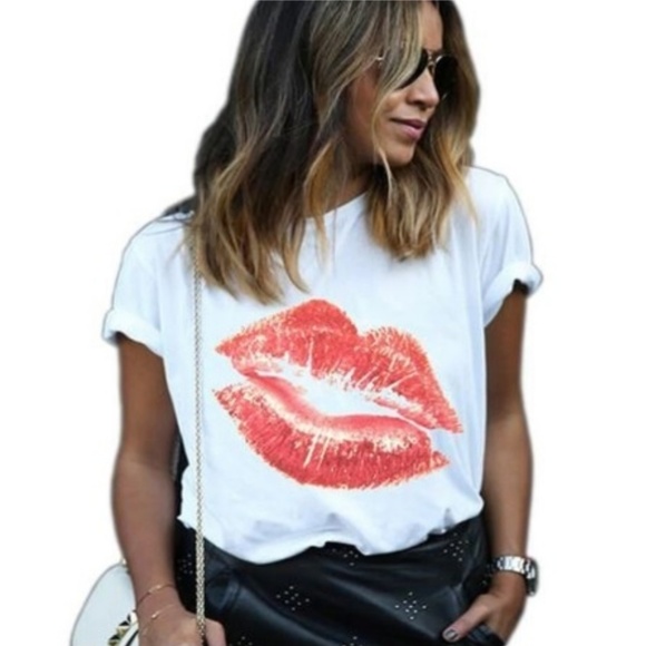 MBAURDE Tops - NWOT Lips Graphic Tee White T Shirt XL more like L
